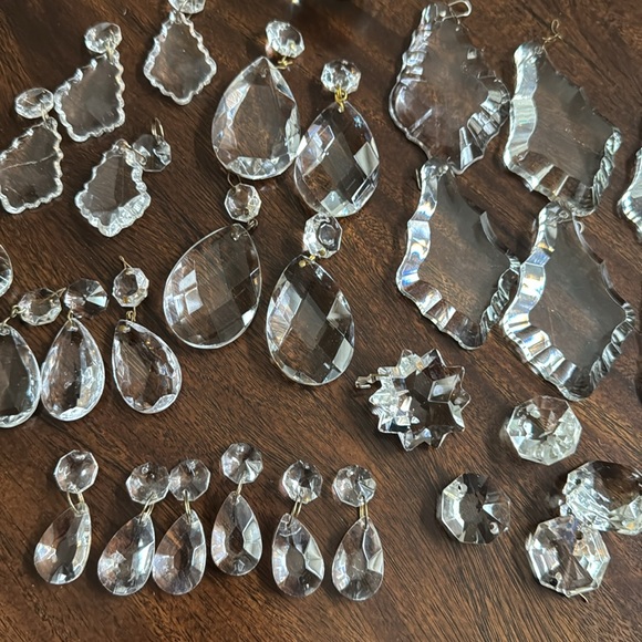 VINTAGE CHANDELIER CLEAR CRYSTAL PRISMS BUNDLE - Picture 4 of 17